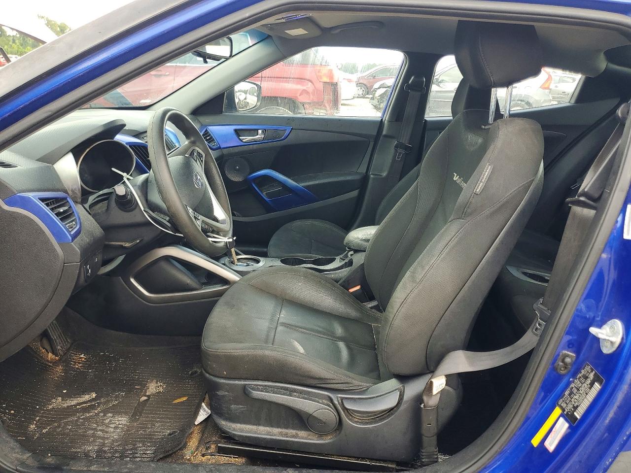 Hyundai VELOSTER Base