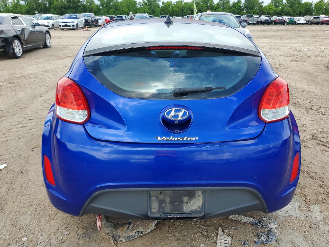 Hyundai VELOSTER Base