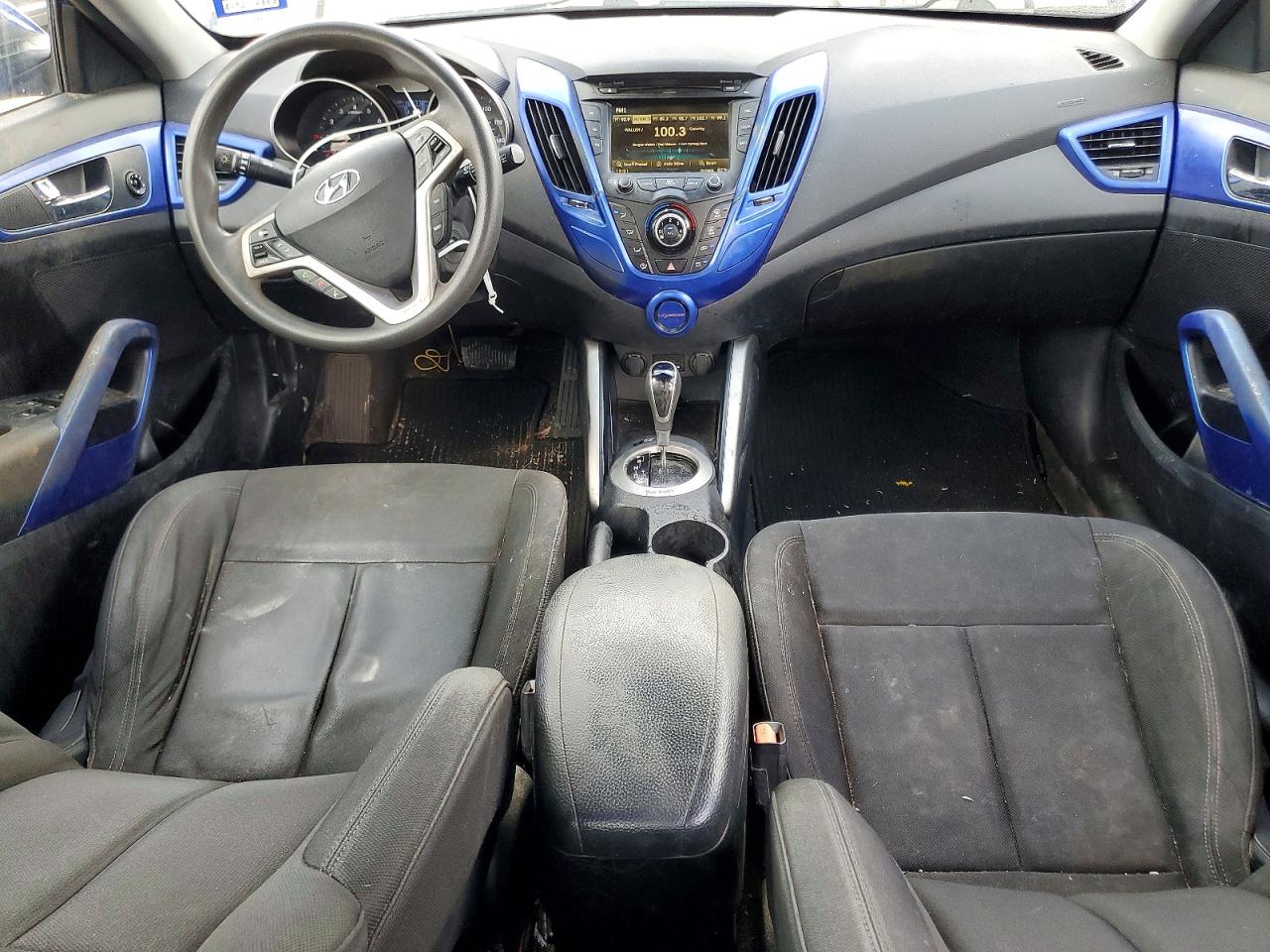 Hyundai VELOSTER Base