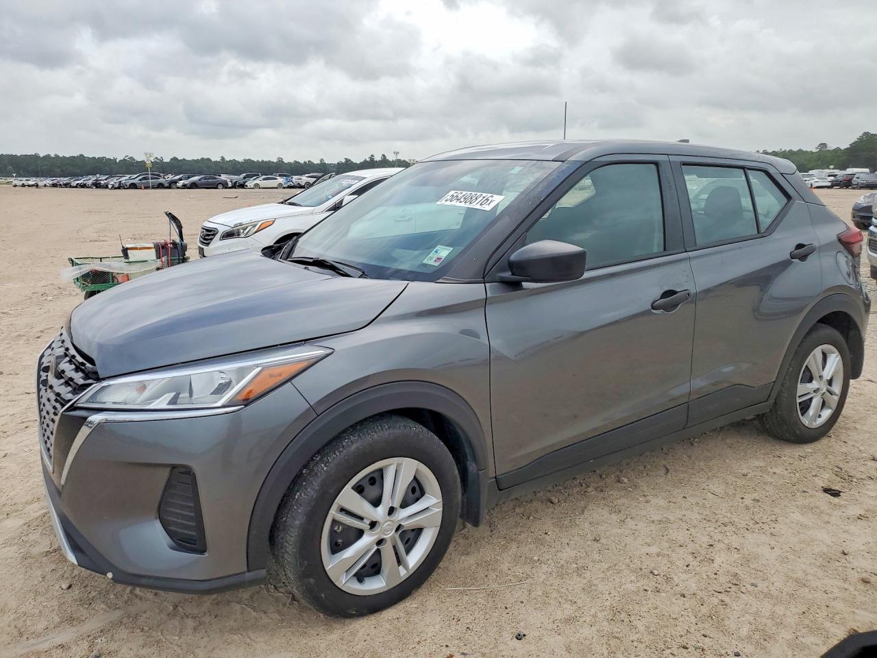 Salvage Nissan Kicks Image