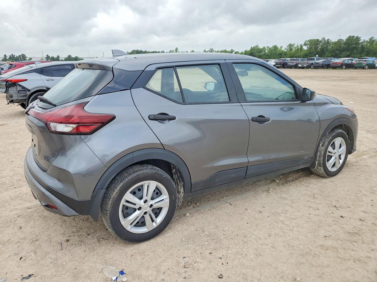 Nissan Kicks S