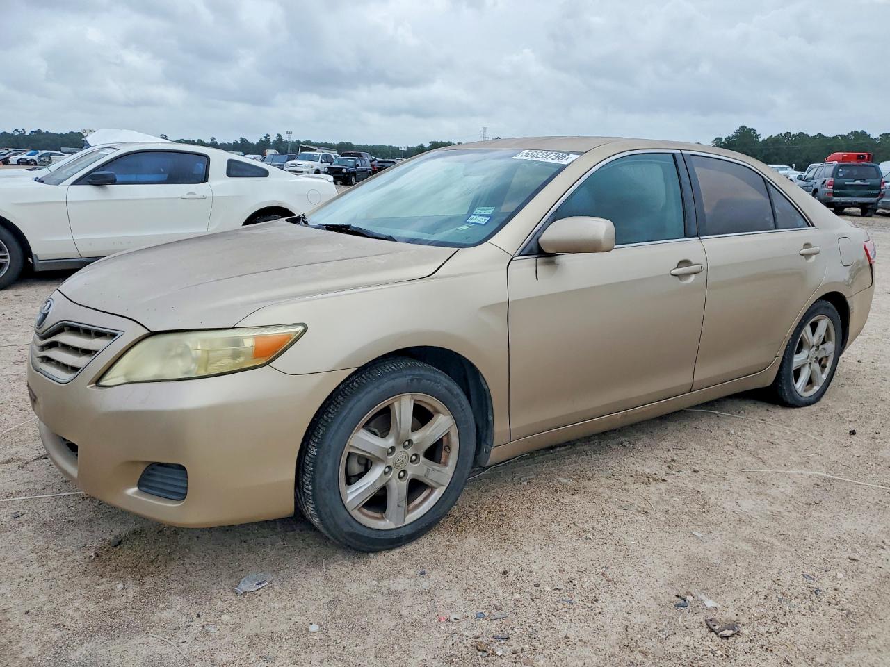 Salvage Toyota Camry Image
