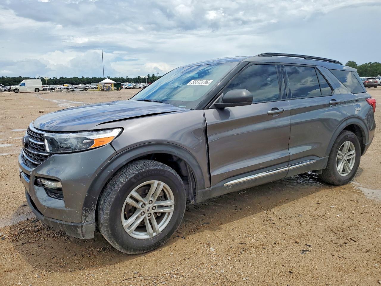 Salvage Ford Explorer Image