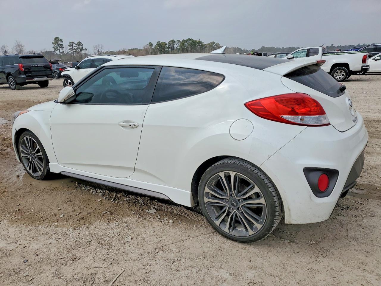 Hyundai VELOSTER Turbo