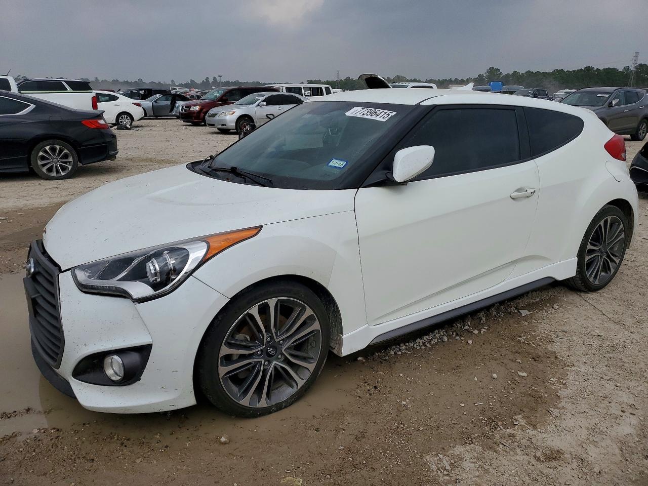 Salvage Hyundai VELOSTER Image