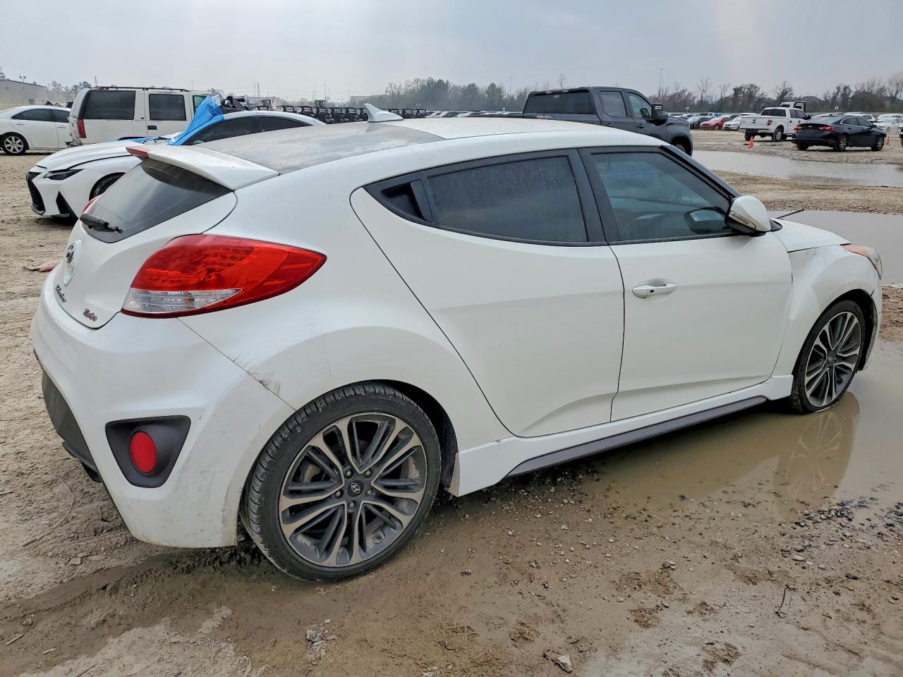 Hyundai VELOSTER Turbo