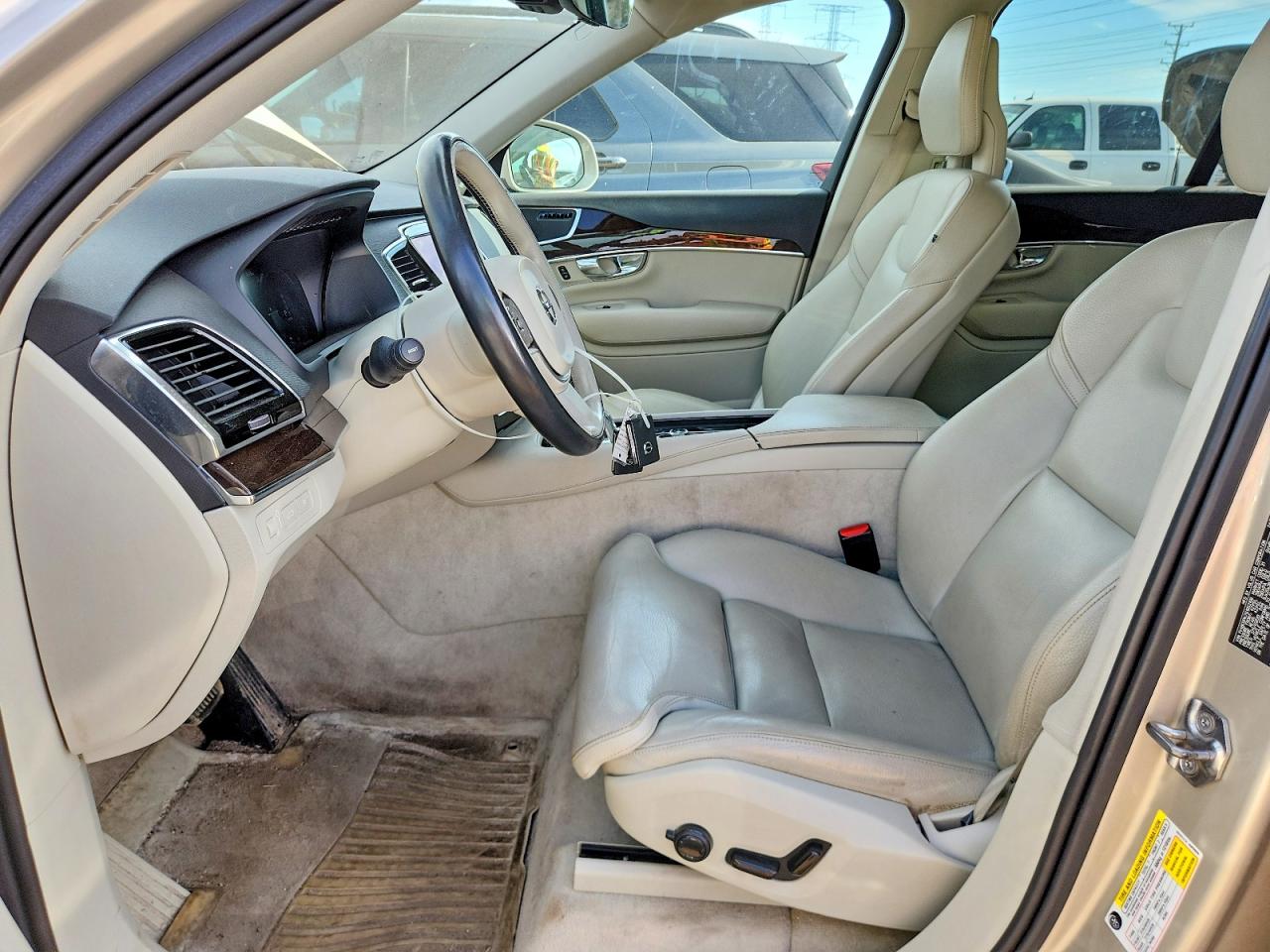 Volvo XC90 T8