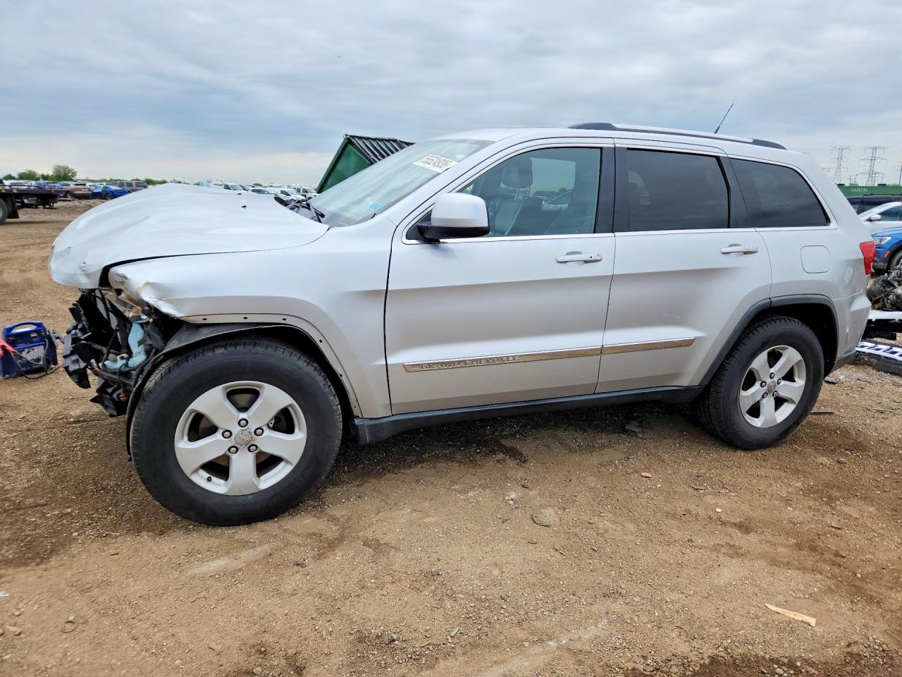 Salvage Jeep Cherokee Image