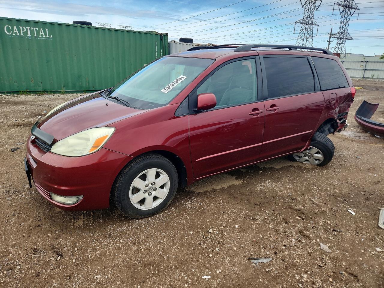 Salvage Toyota Sienna Image