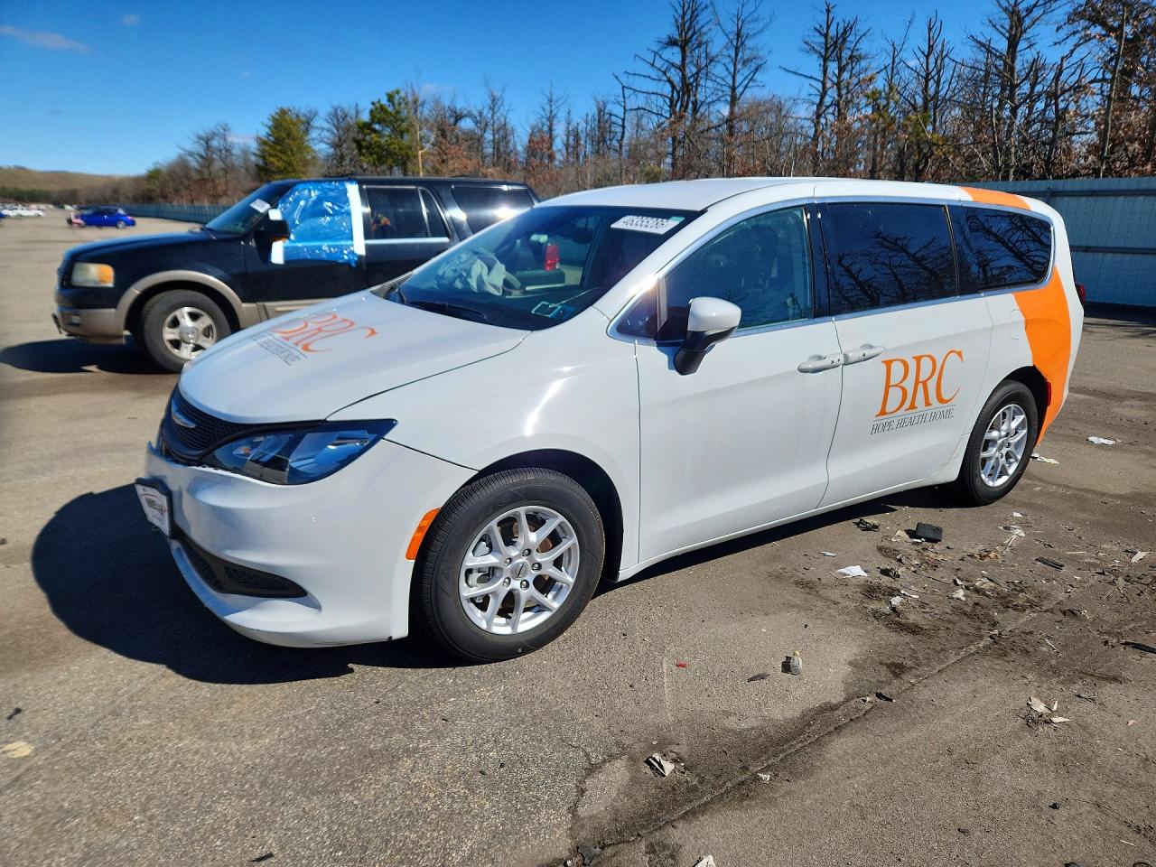 Salvage Chrysler Minivan Image