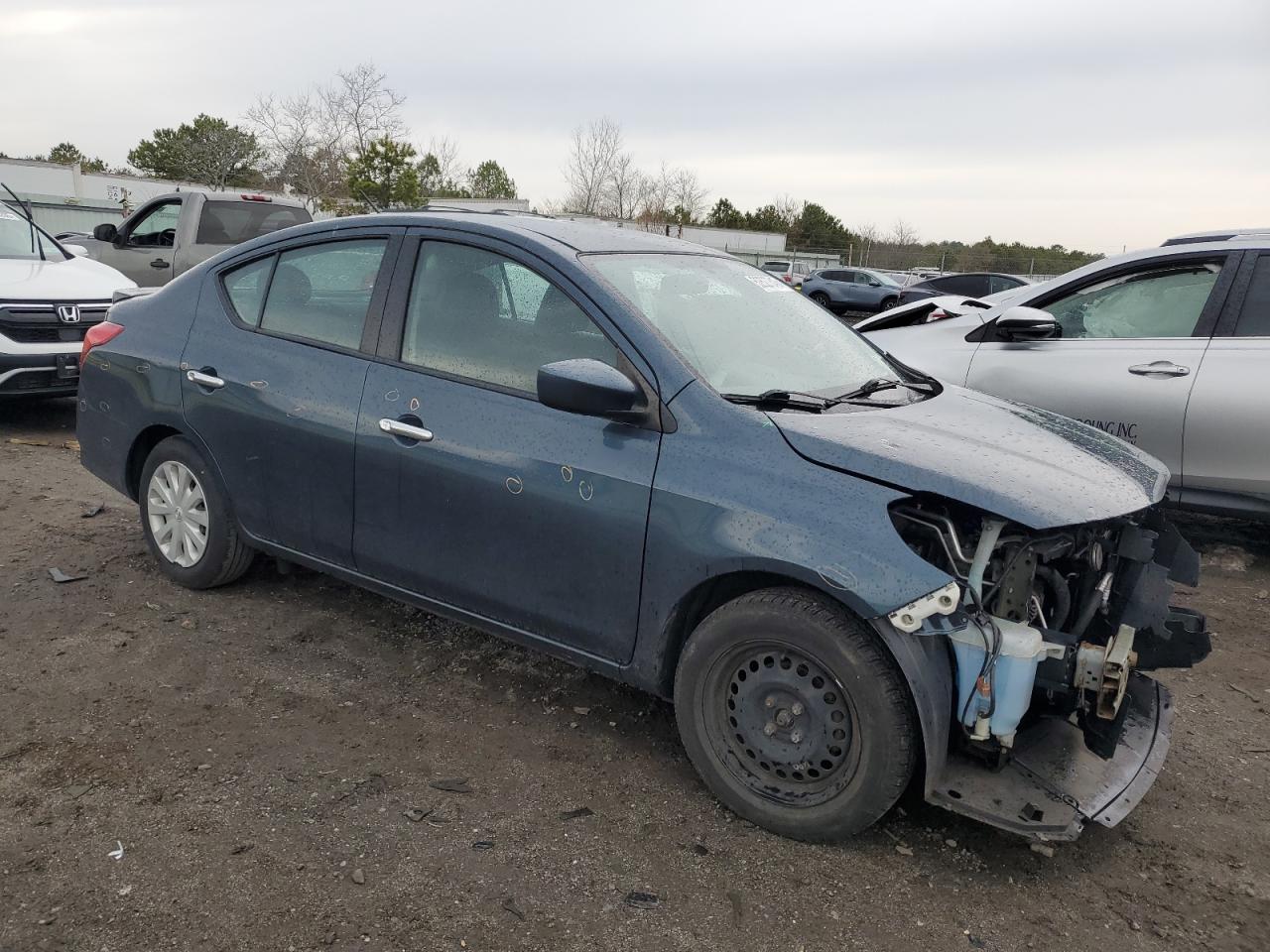 Nissan Versa S