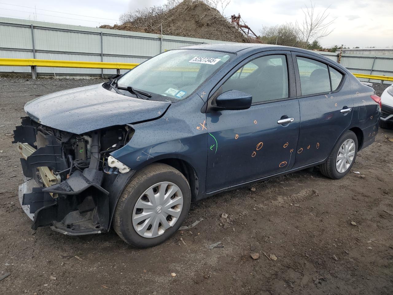 Salvage Nissan Versa Image