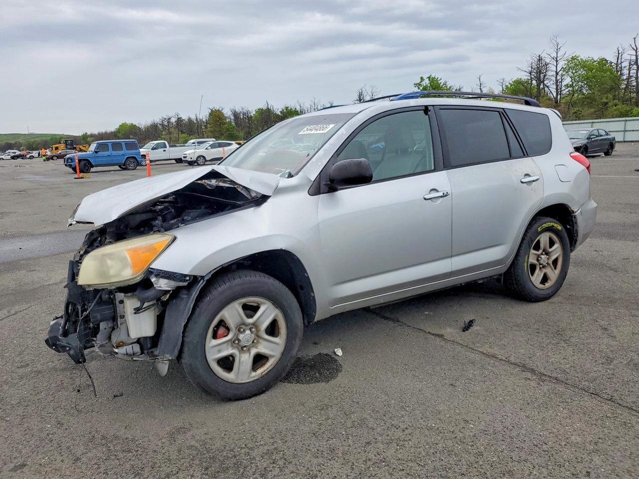 Salvage Toyota RAV4 Image