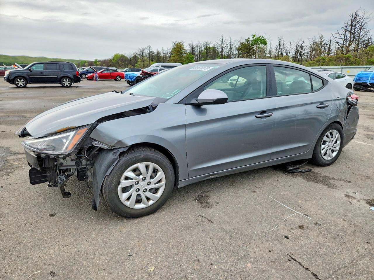 Salvage Hyundai ELANTRA Image
