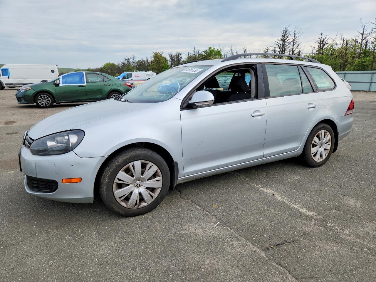Salvage Volkswagen Jetta Image