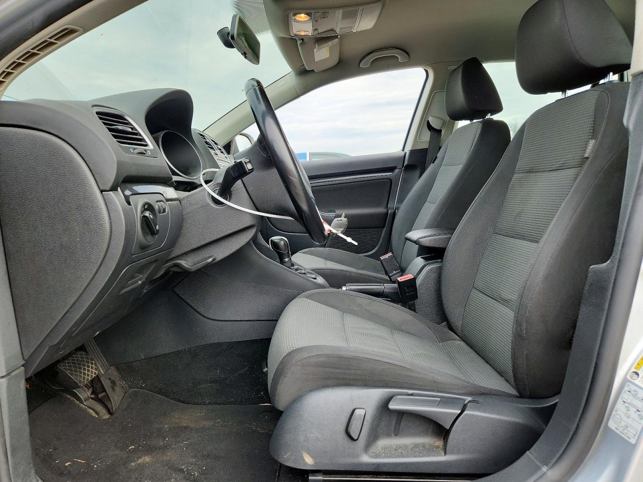 Volkswagen Jetta S