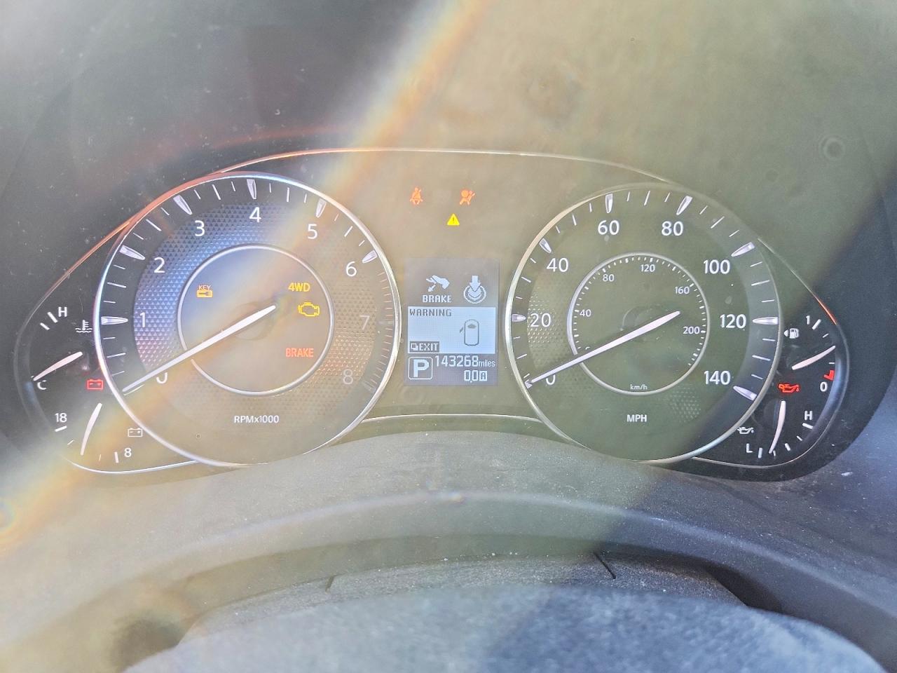 Nissan Armada Sv