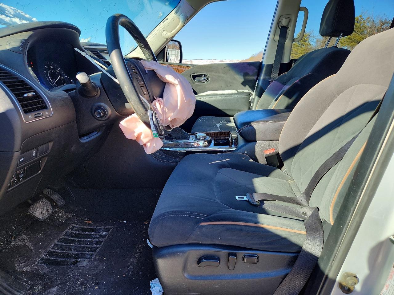 Nissan Armada Sv
