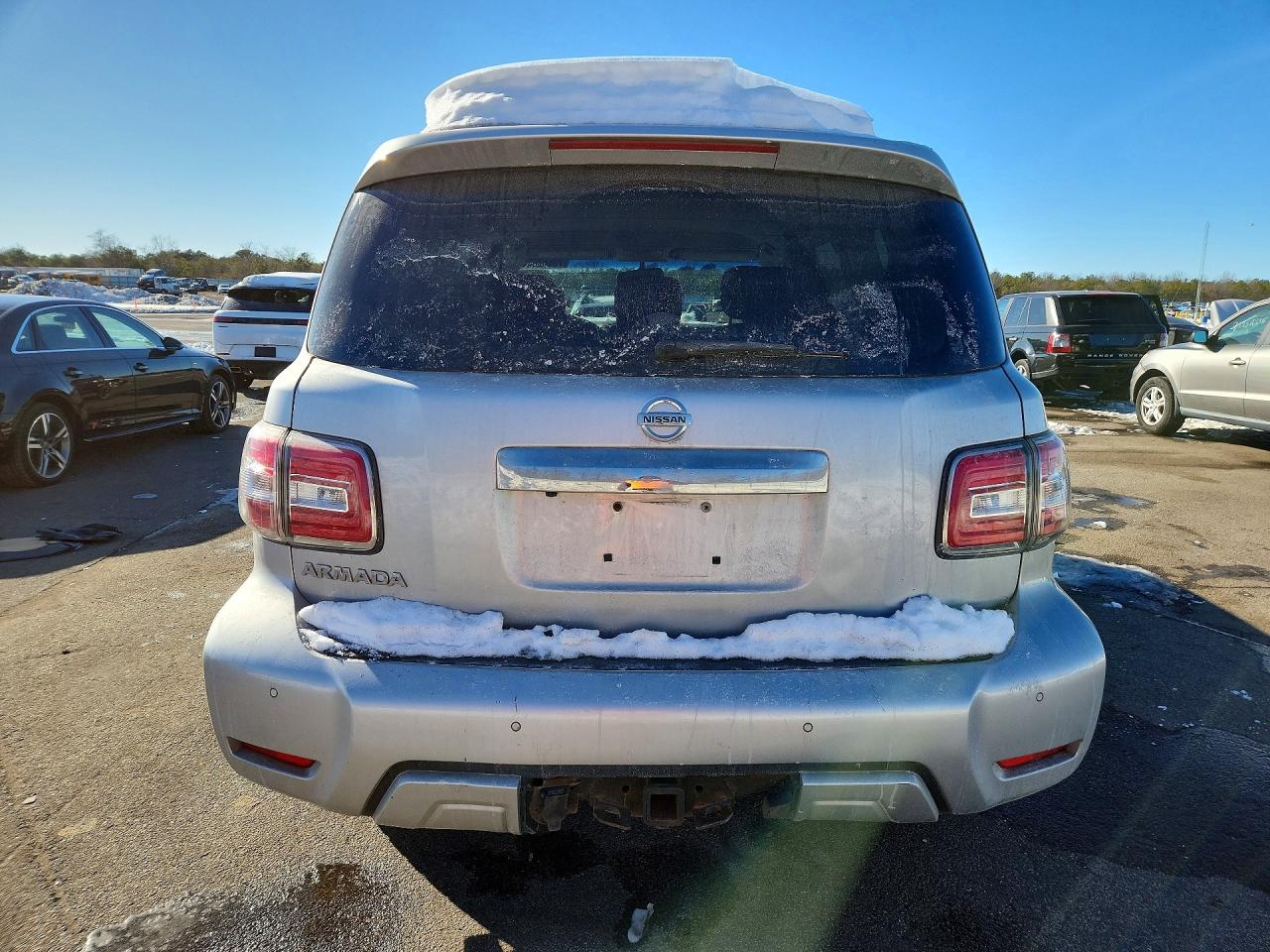 Nissan Armada Sv