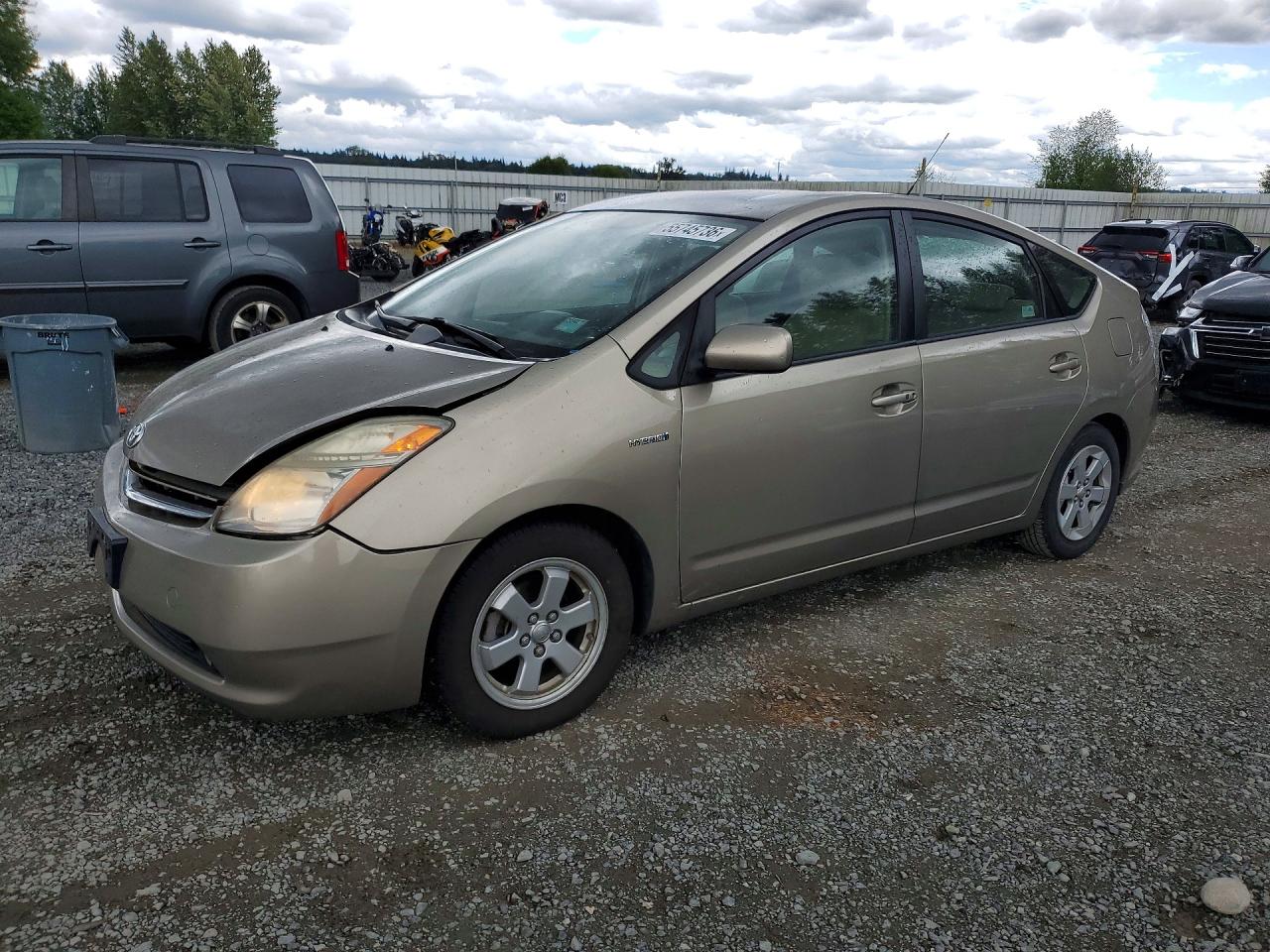 Salvage Toyota Prius Image