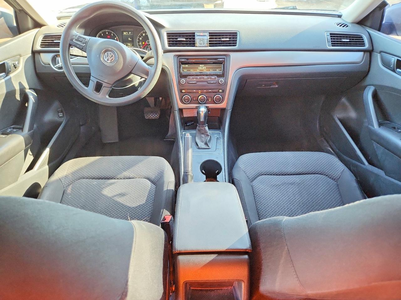 Volkswagen Passat S