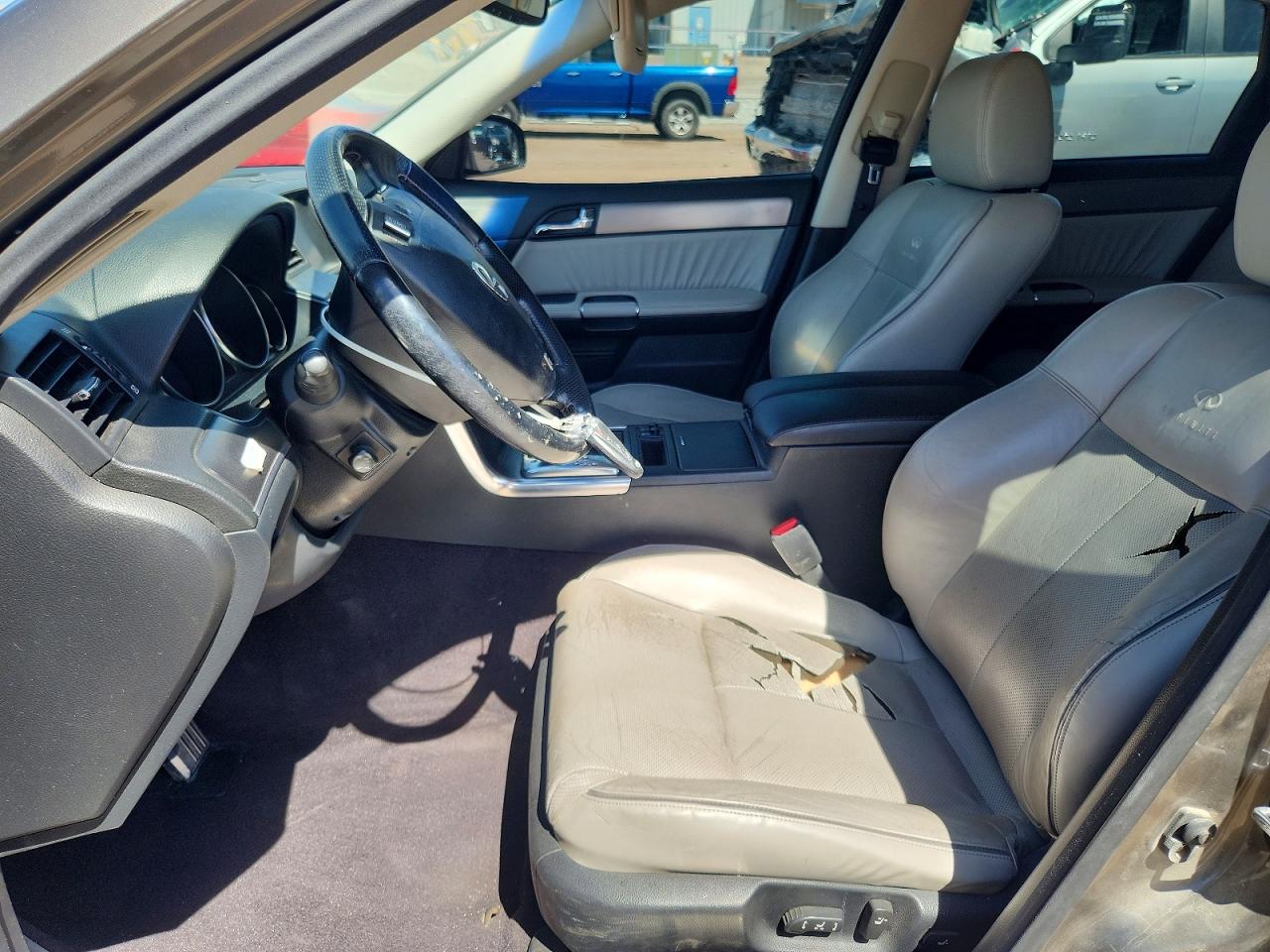 INFINITI M45 Base