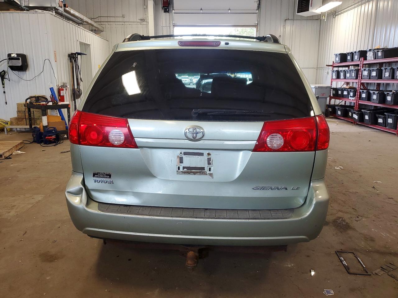 Toyota Sienna Le 7-passenger