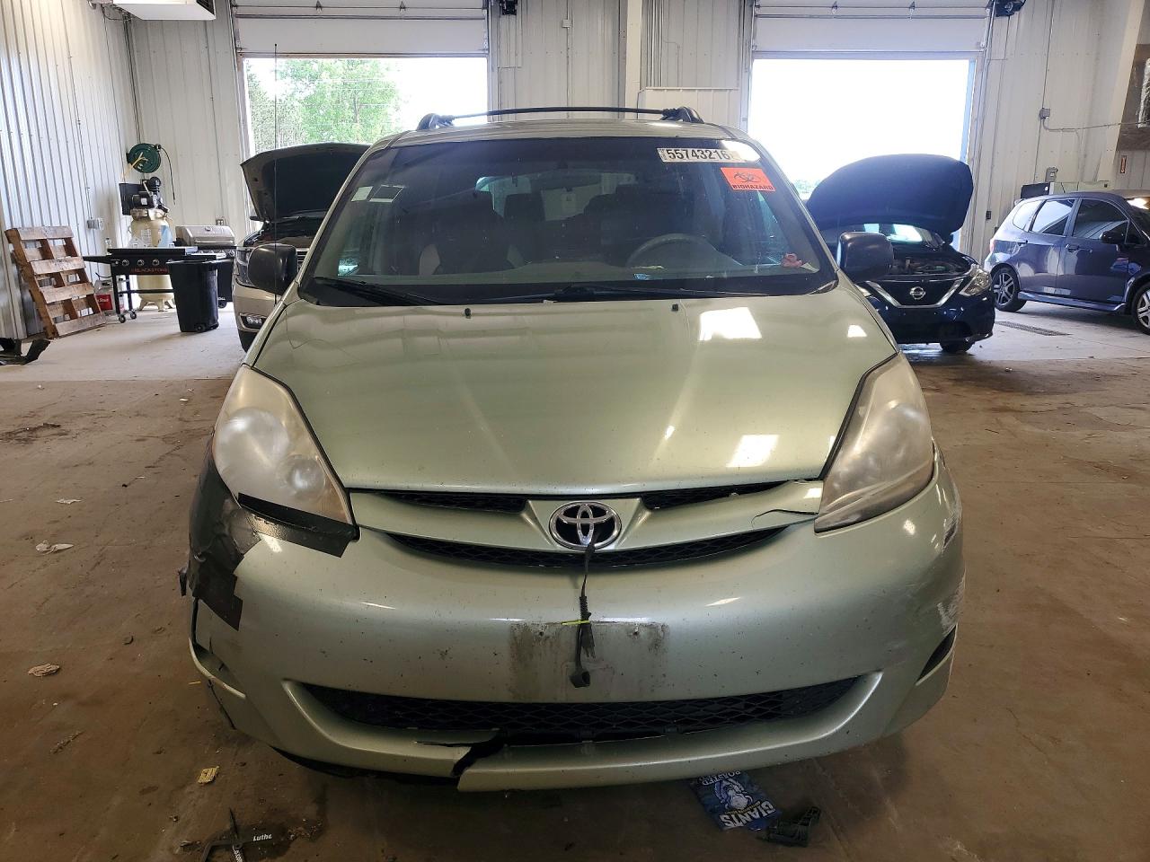 Toyota Sienna Le 7-passenger