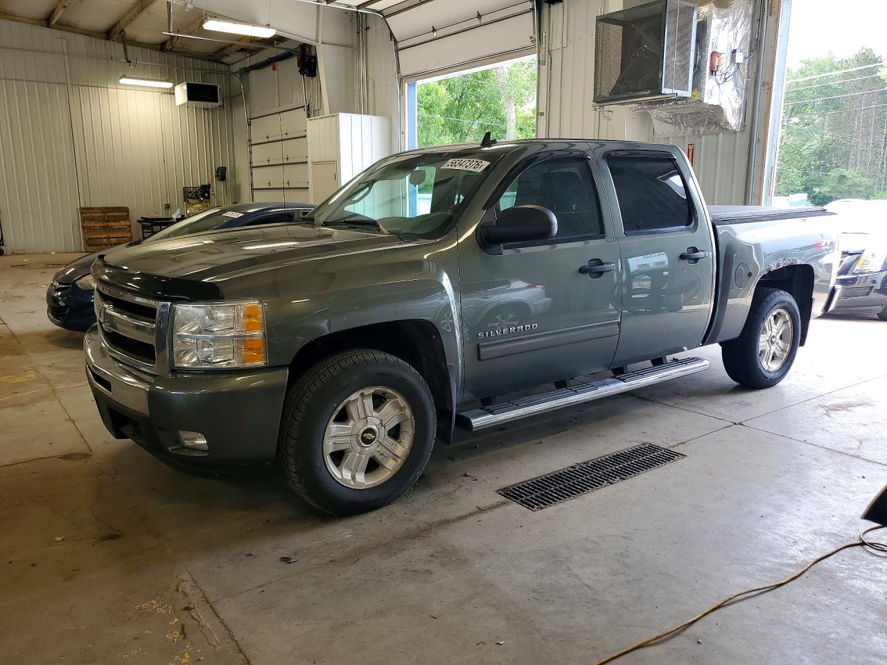 Salvage Chevrolet Silverado Image