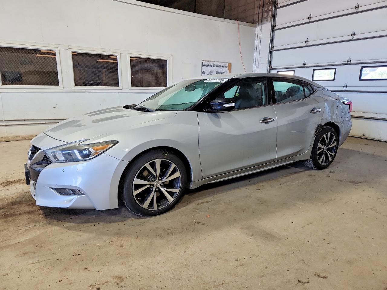 Salvage Nissan Maxima Image