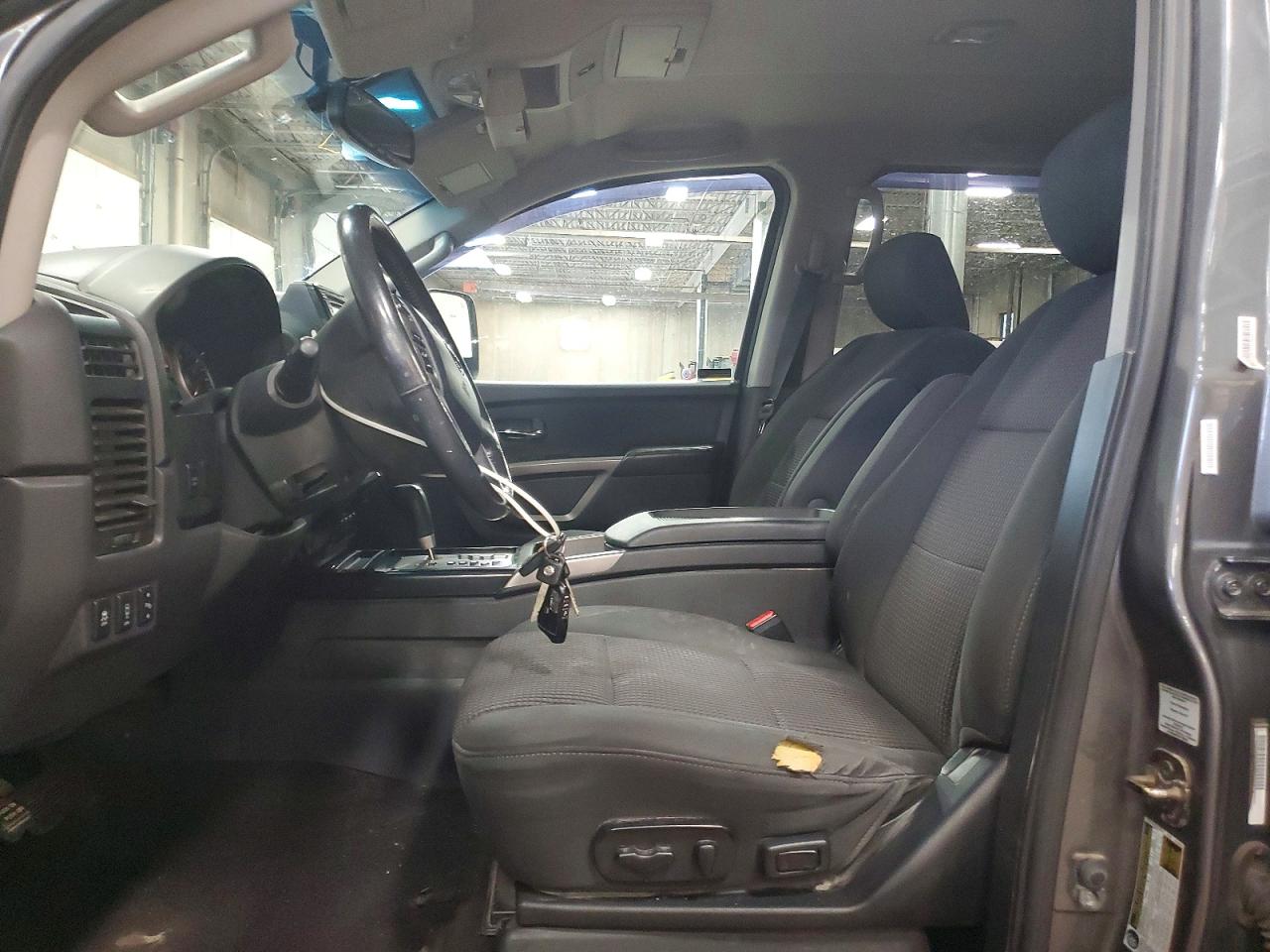 Nissan Titan Sv