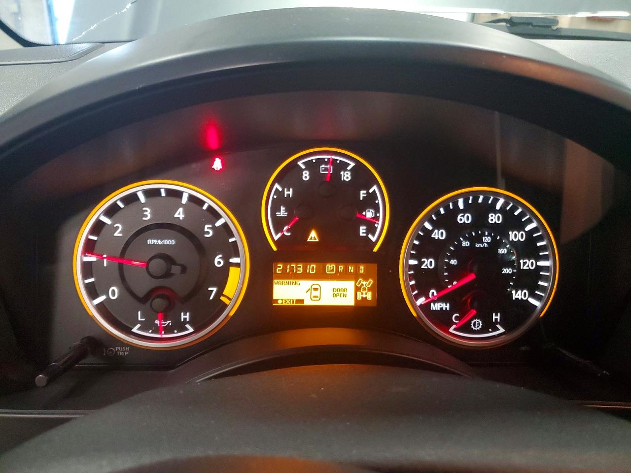 Nissan Titan Sv