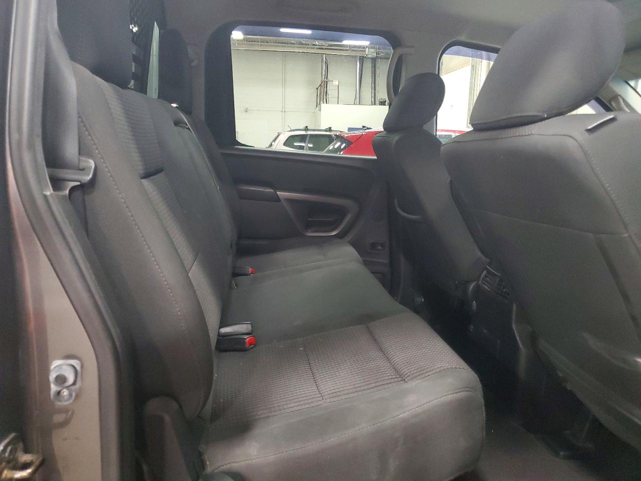 Nissan Titan Sv