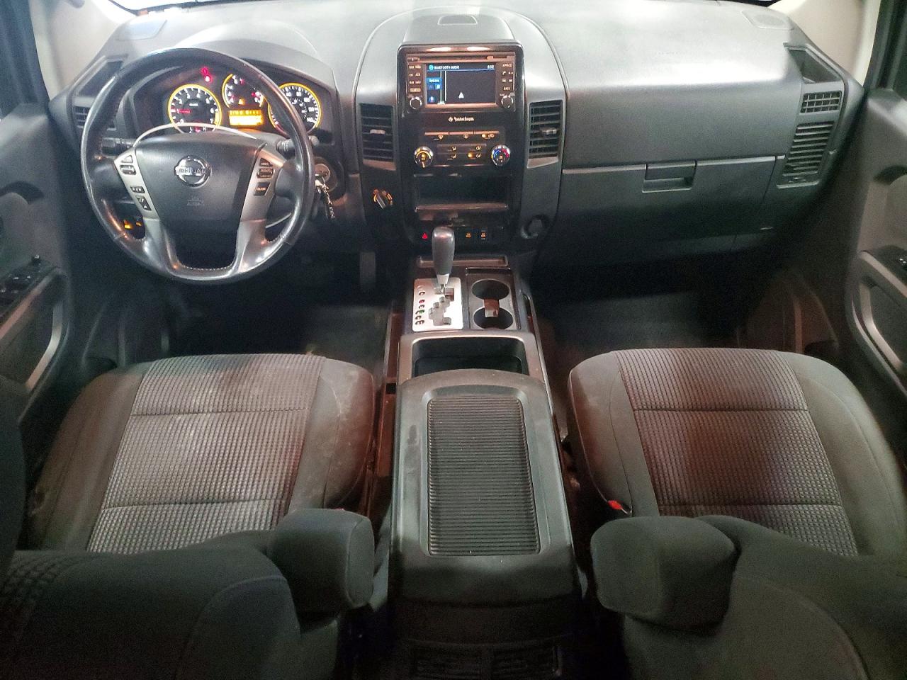 Nissan Titan Sv