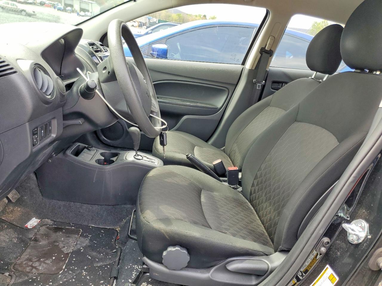 Mitsubishi Mirage Es
