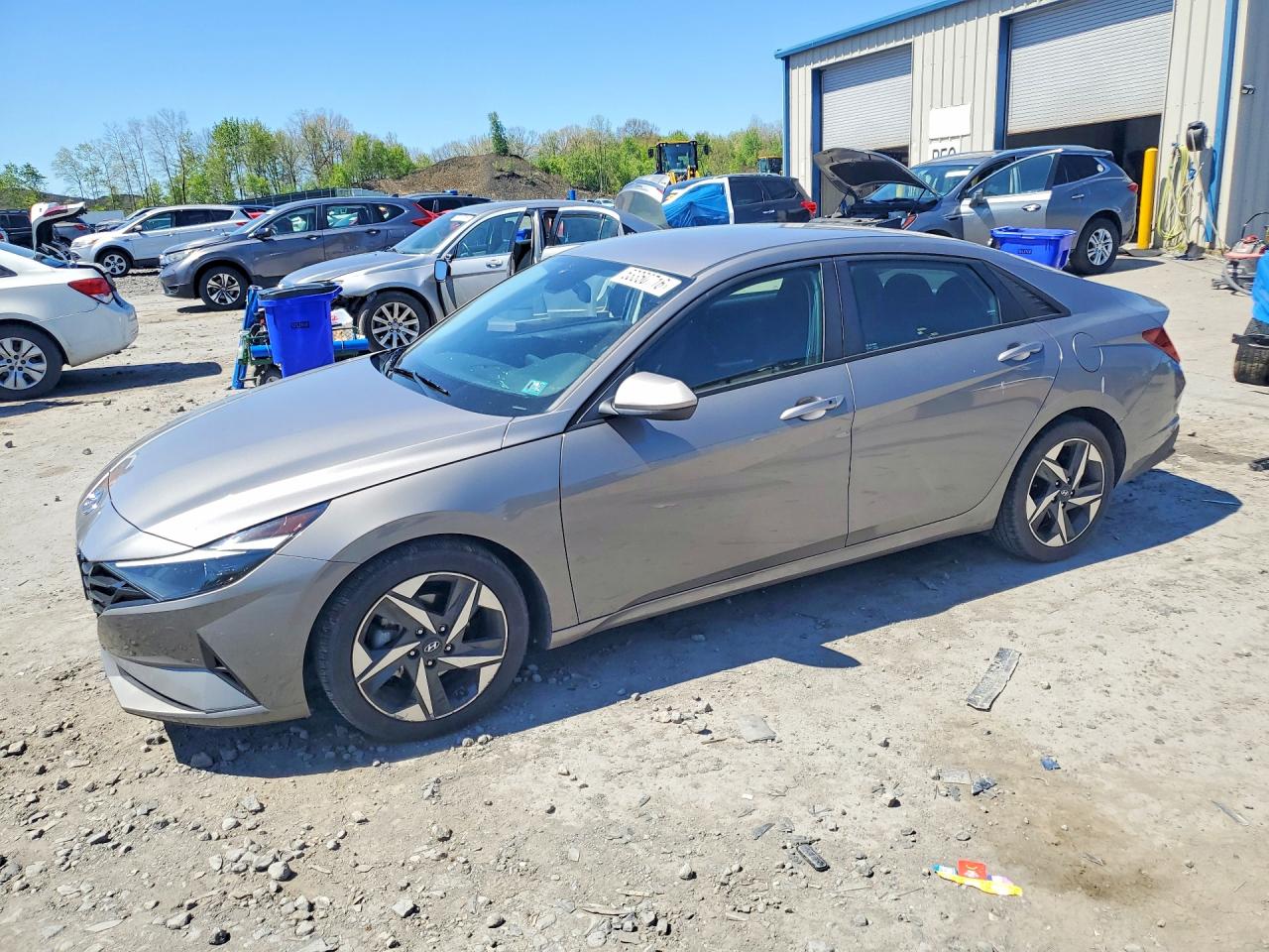 Salvage Hyundai ELANTRA Image