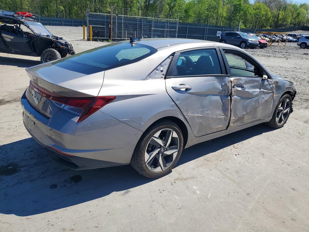 Hyundai ELANTRA Sel