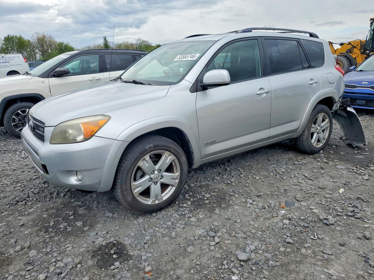 Salvage Toyota RAV4 Image