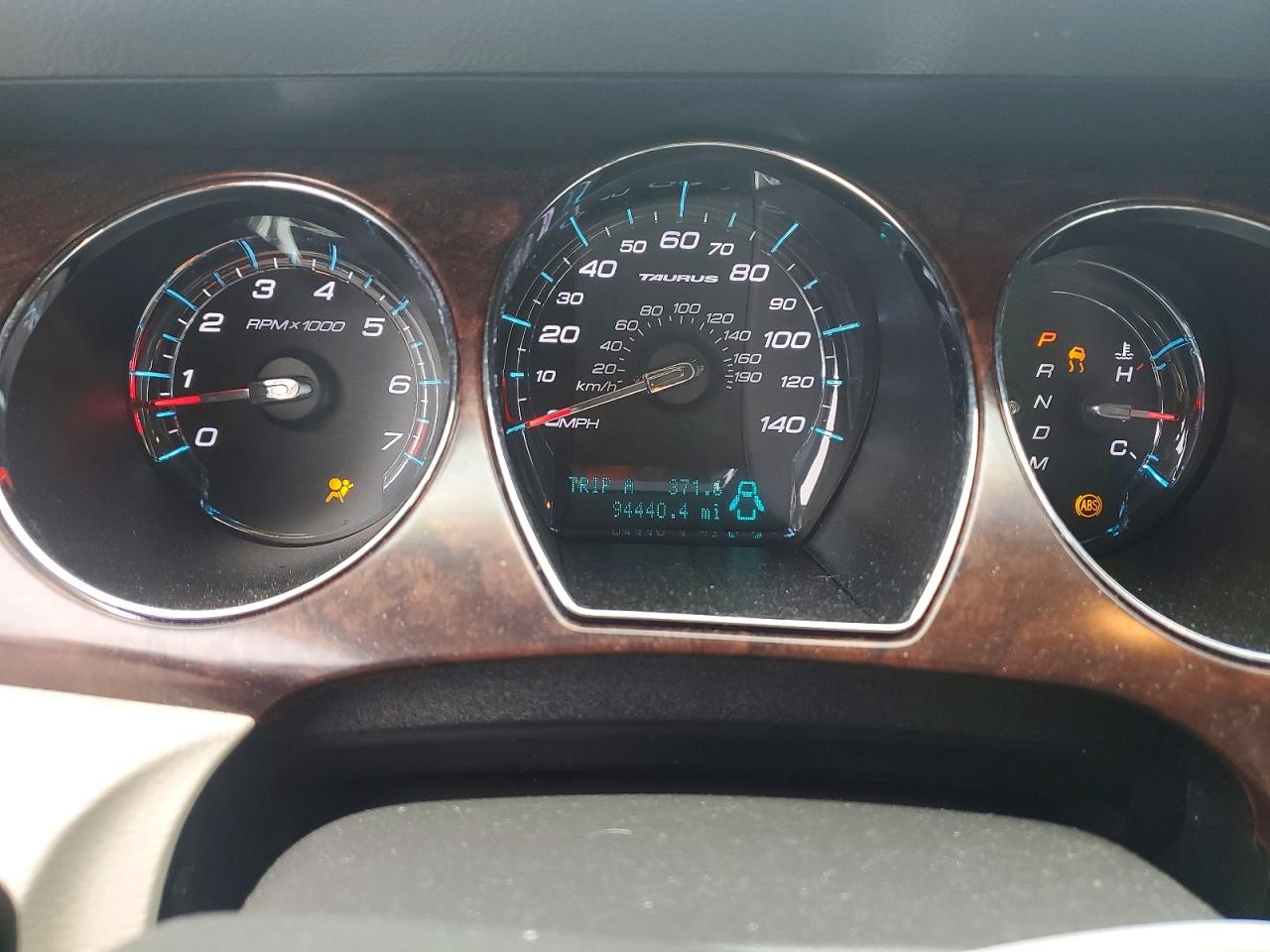 Ford Taurus Sel