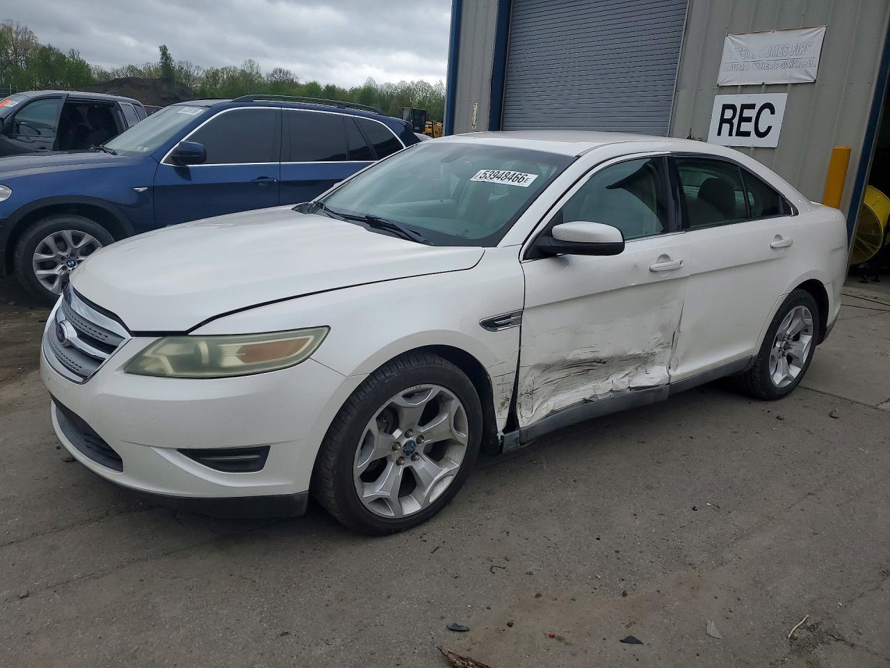 Salvage Ford Taurus Image