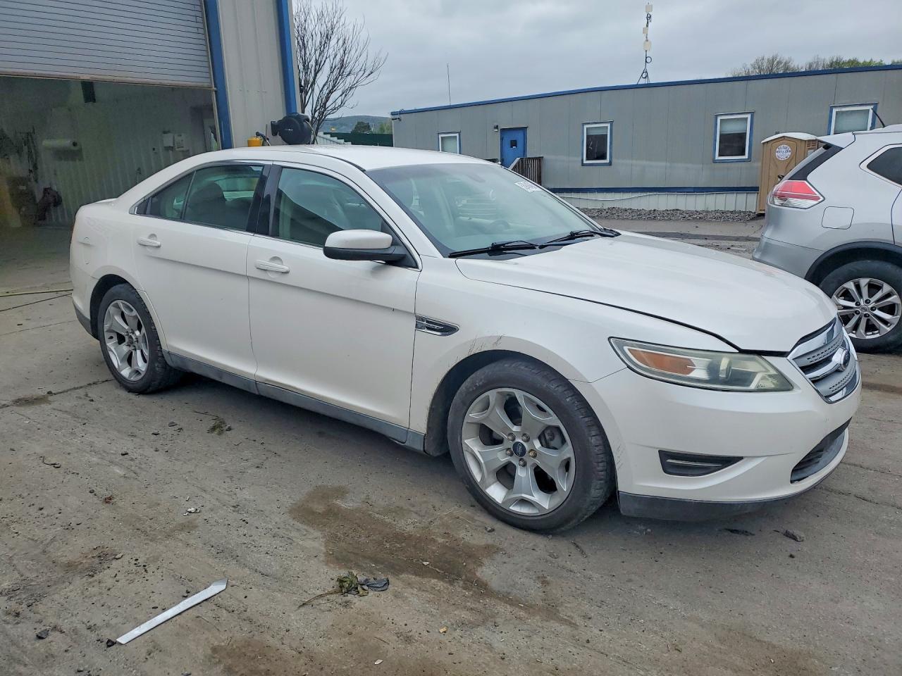 Ford Taurus Sel