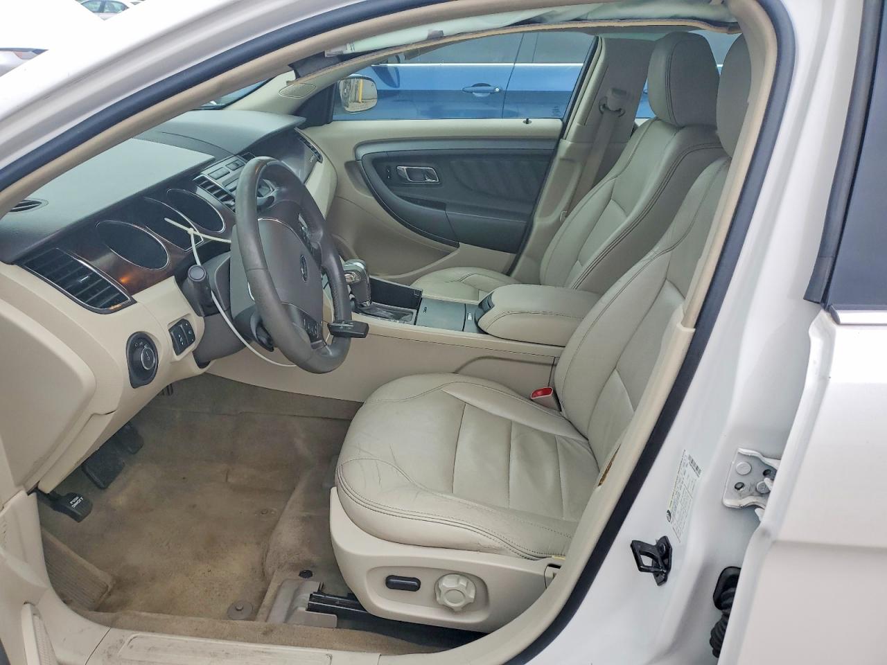 Ford Taurus Sel