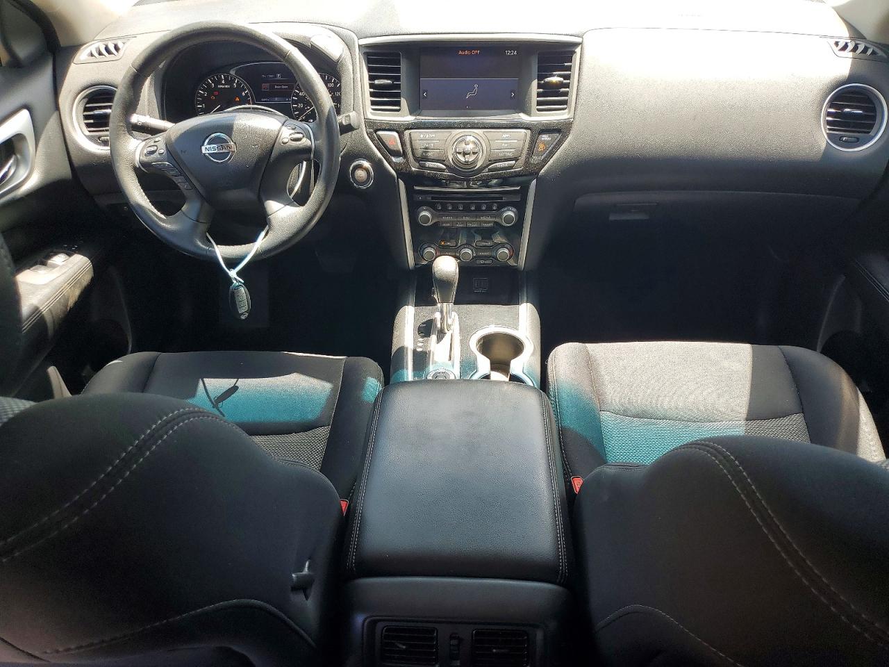 Nissan Pathfinder Sv