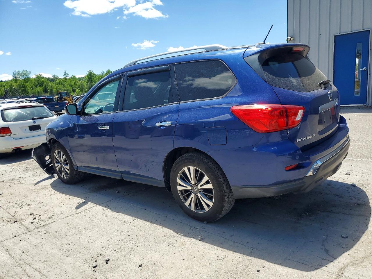 Nissan Pathfinder Sv