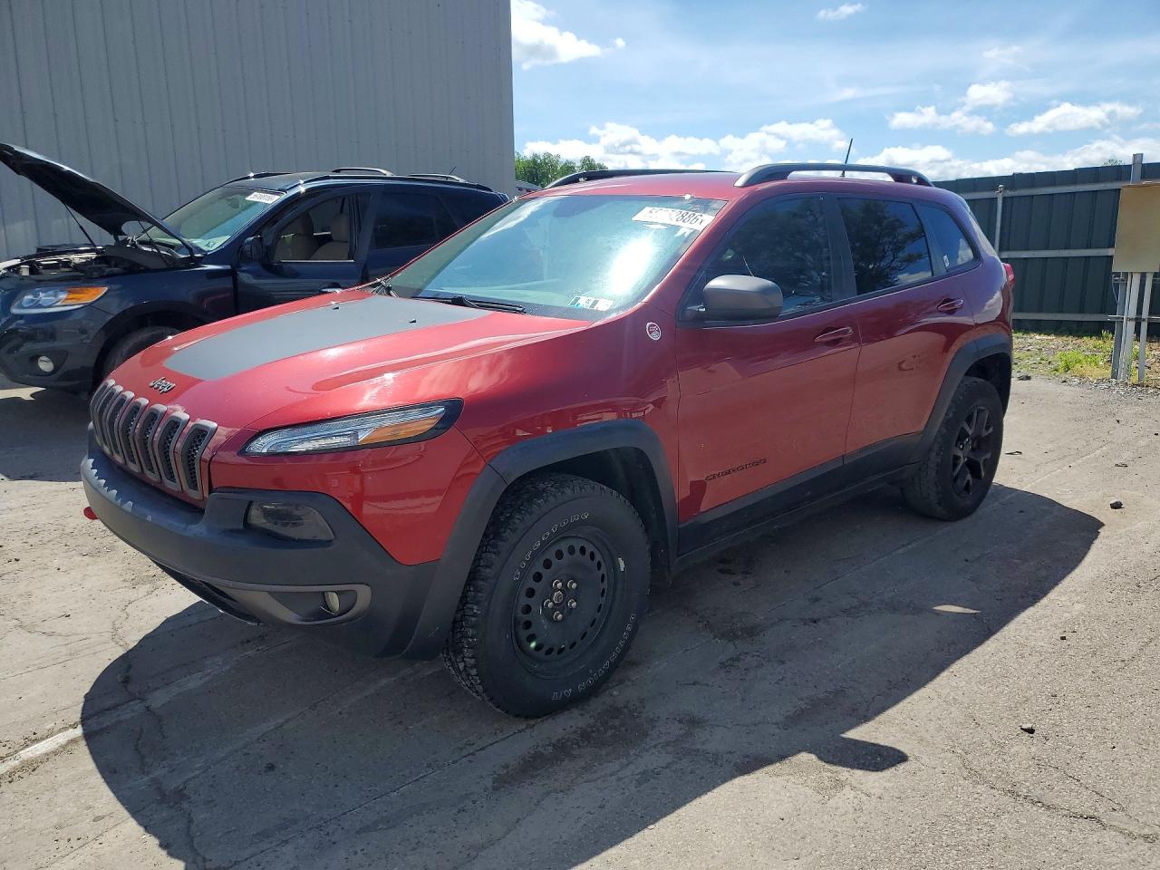 Salvage Jeep Cherokee Image