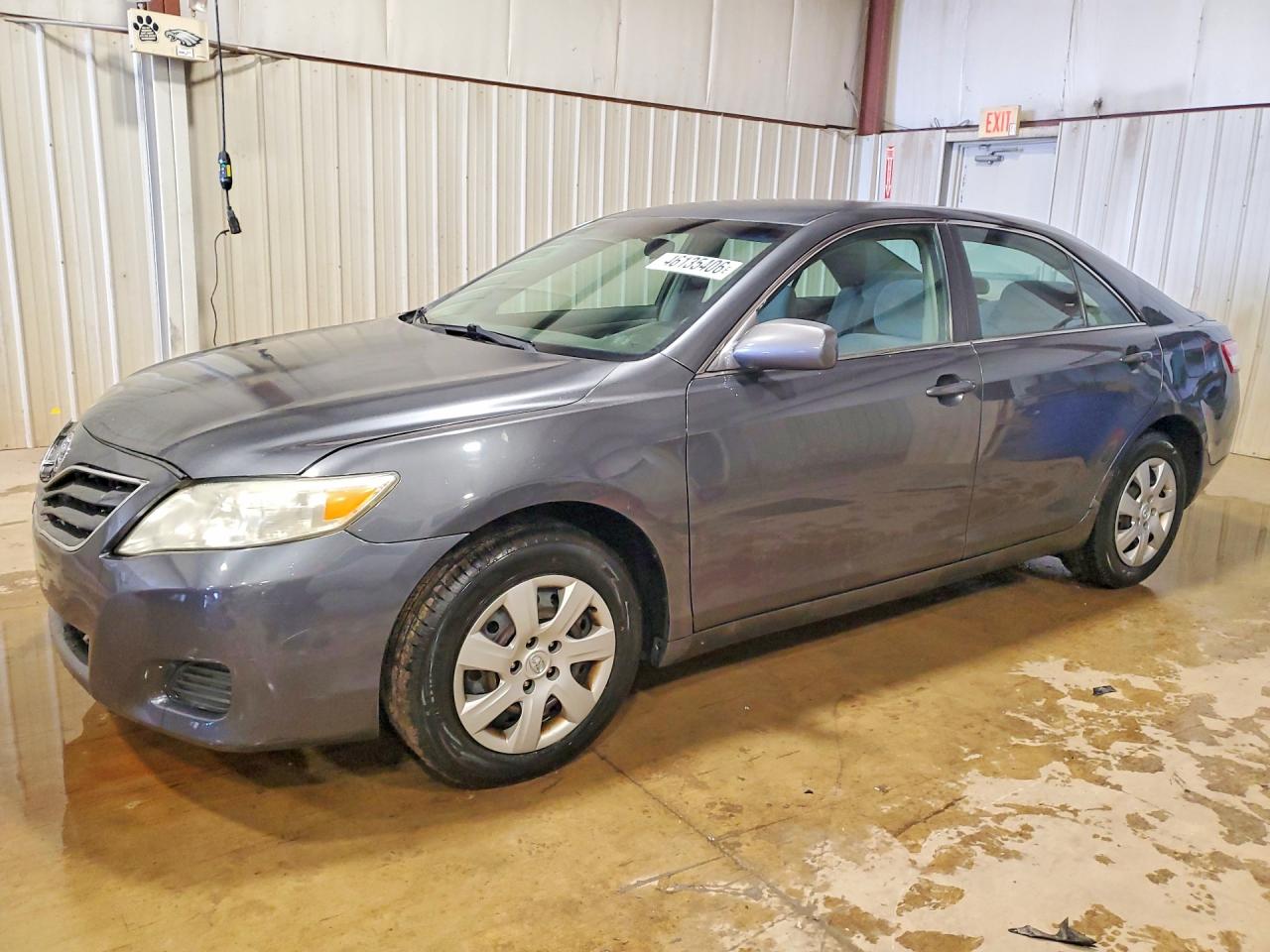 Salvage Toyota Camry Image