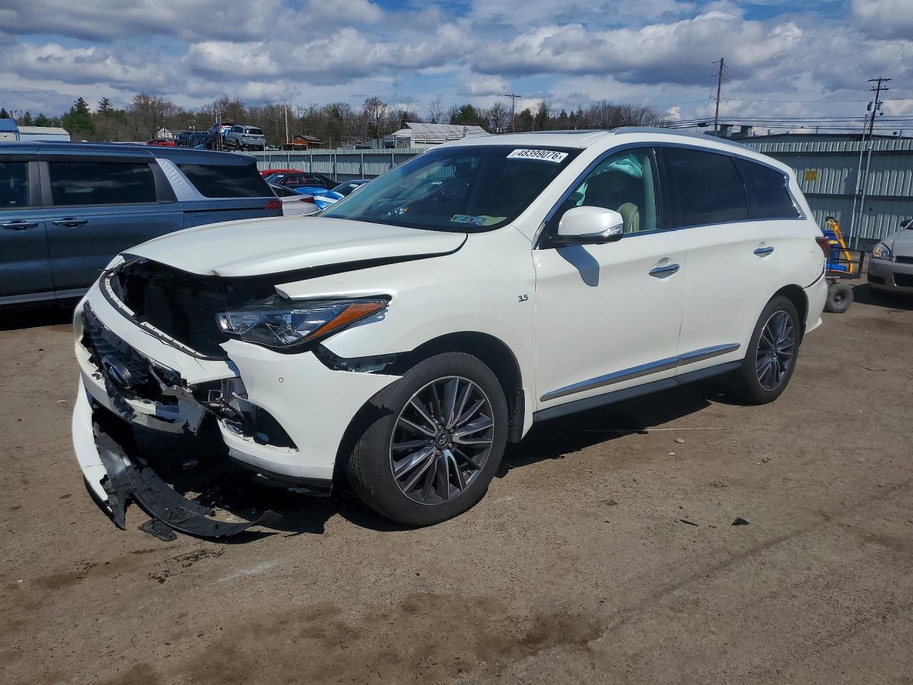 Salvage INFINITI Qx Image
