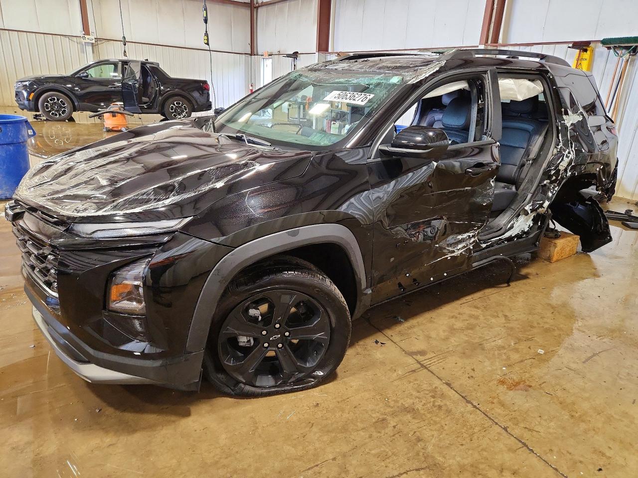 Salvage Chevrolet Equinox Image