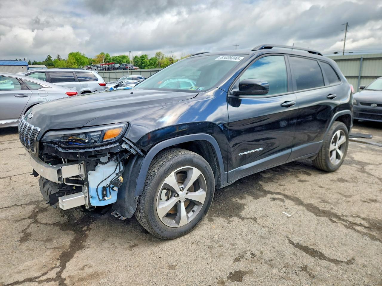 Salvage Jeep Cherokee Image