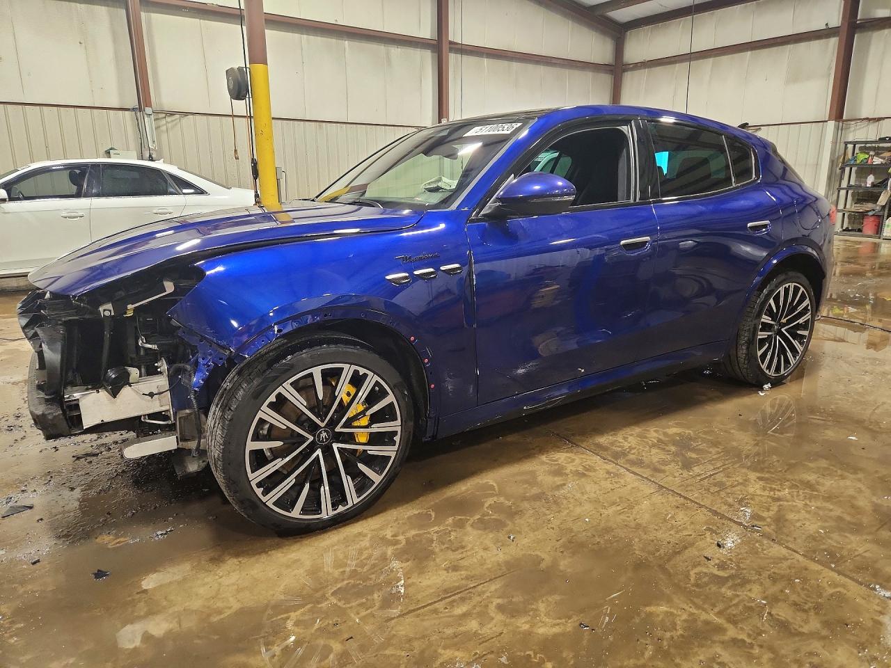 Salvage Maserati Grecale Image